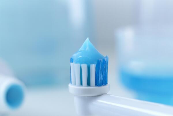 怎么區(qū)分聲波牙刷和電動(dòng)牙刷？辨別聲波電動(dòng)刷，重點(diǎn)看這三大方面即可