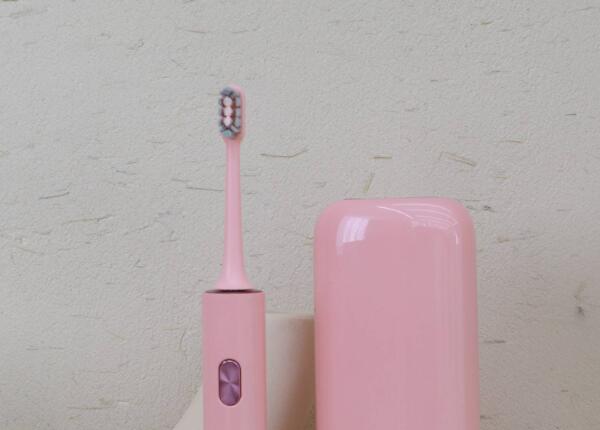 成人電動牙刷兒童能用嗎？兒童使用成人電動牙刷的危害