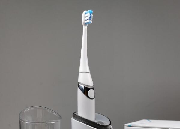 怎么分辨超聲波電動牙刷？學(xué)會看這兩大關(guān)鍵點即可