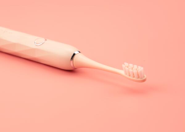 刷博士方頭電動(dòng)牙刷 圓頭頭電動(dòng)牙刷哪個(gè)更好